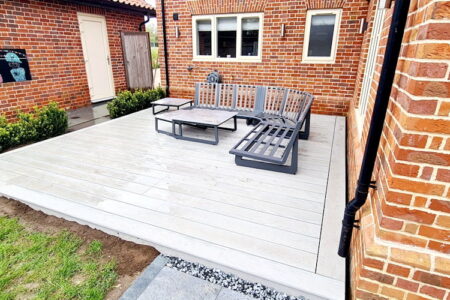 Decking Meets Porcelain | Spooner Row, Norfolk